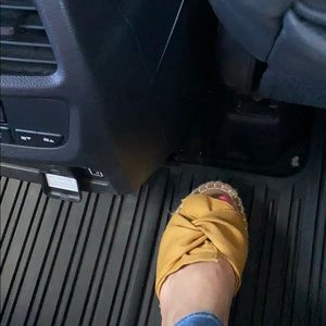 Meet your Posher, Cynthia